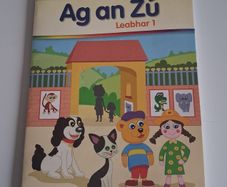 Ag an Zu (Leabhar 1)Reader Book