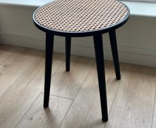 Wicker table (like new)