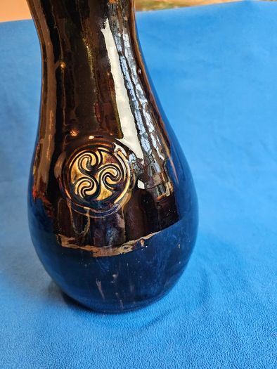 Beautiful Stately Colm De Ris Vase