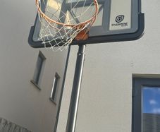Basketball hoop