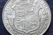 Excellent 1915 George V  Silver Half Crown