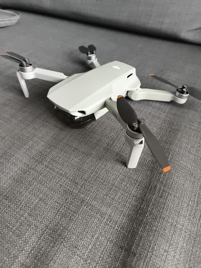 DJI Mini SE drone