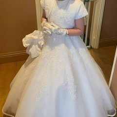 Communion Dress including all matching accessories, petit size , age 7