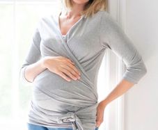 Skin-to-skin maternity top