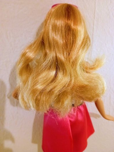 Barbie fashionista Lacey doll