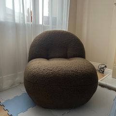 Accent chair