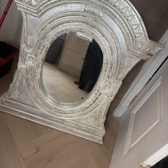 wall hanging mirror