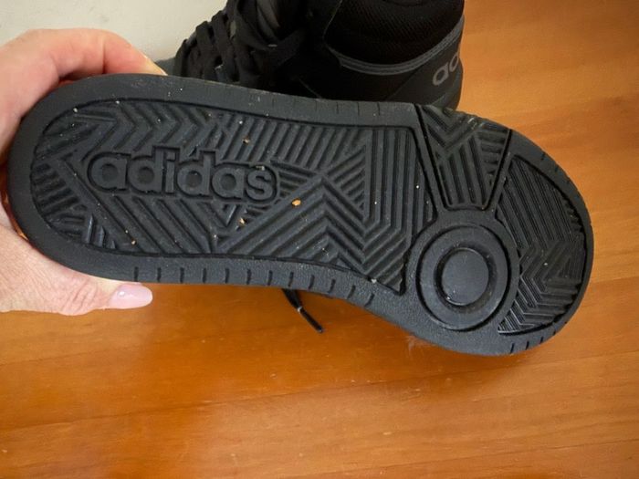 Adidas kids shoes,size 2uk(34 eu)