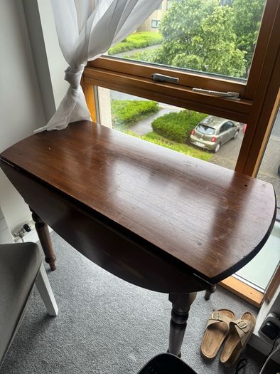 Free drop side table