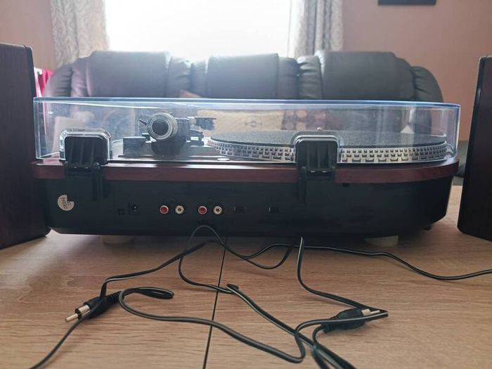 Steepletone Stereo Turntable System with External Speakers