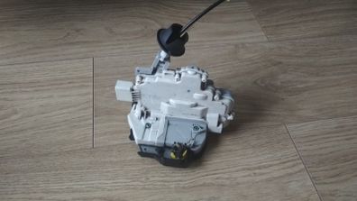 Audi A6C6 rear door lock 9 pin 4F0839015A