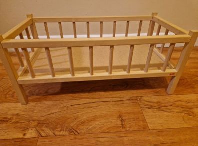 Doll bed