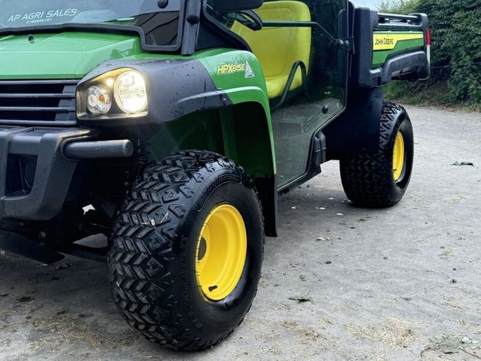 2022 John Deere Gator Hpx815e