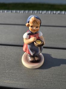 Vintage Hummel Goebel Figurine