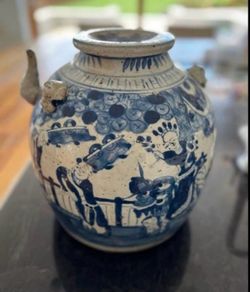 Chinese ceramic pot