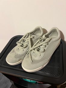 Ladies light weight green trainer