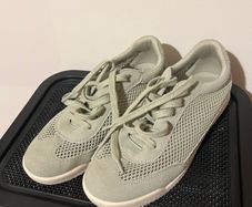 Ladies light weight green trainer