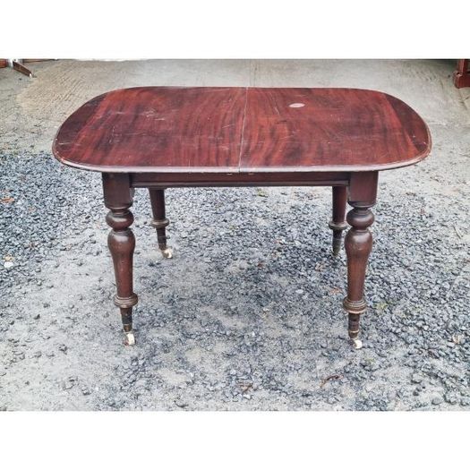 Extending Dining Table KAS634