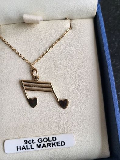 9 carat gold necklace