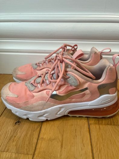 Nike 270 React