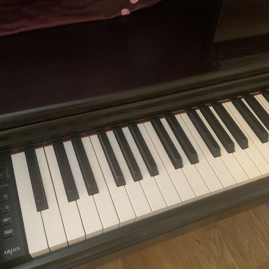 Yamaha Arius  keyboard
