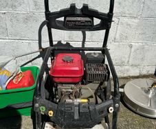 Petrol power washer and professional cleaning equipment