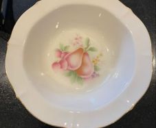 ARKLOW pretty  9.5 inch dish with gilded rim