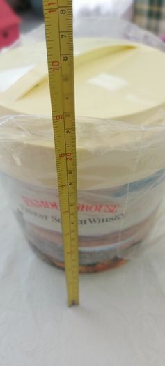 vintage 70s 80s ,new old stock Famous Grouse  ice bucket with lid,,,sold as is.