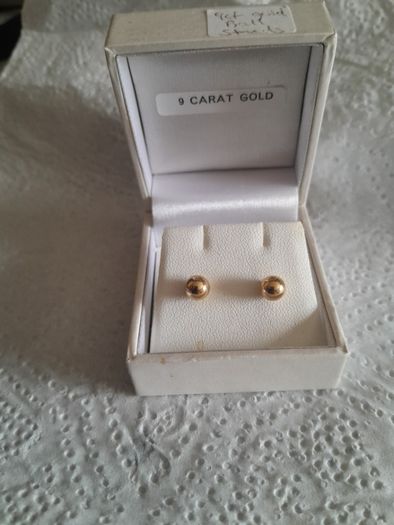 9ct gold earrings