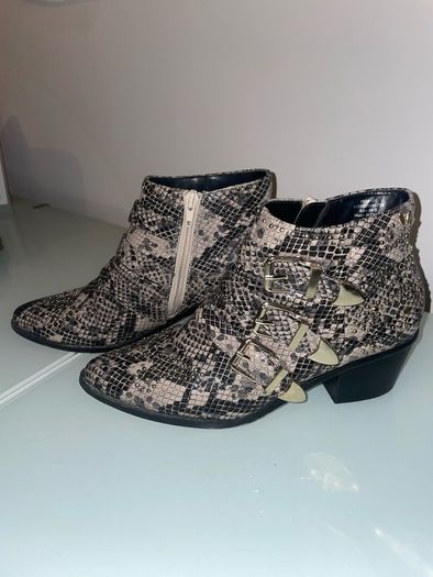 Snakeskin Ankle boots - Size 5