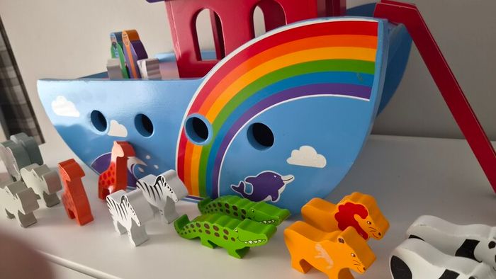 Kids Noahs Ark wooden plays etc- Large