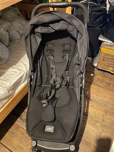 buggy with rain cover & foot muffins