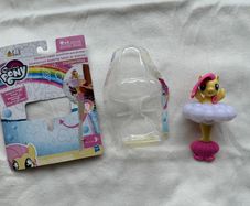 My Little Sea Pony Rainbow Lights Fluttershy water toy clouds light up floats new Damaged box Please look at the pictures