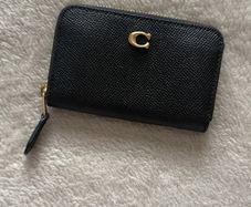 Coach Essential Small Zip Card Case