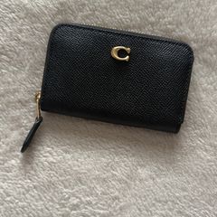 Coach Essential Small Zip Card Case