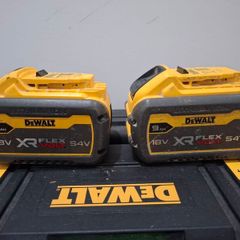 2 x Dewalt flex 9AH batteries