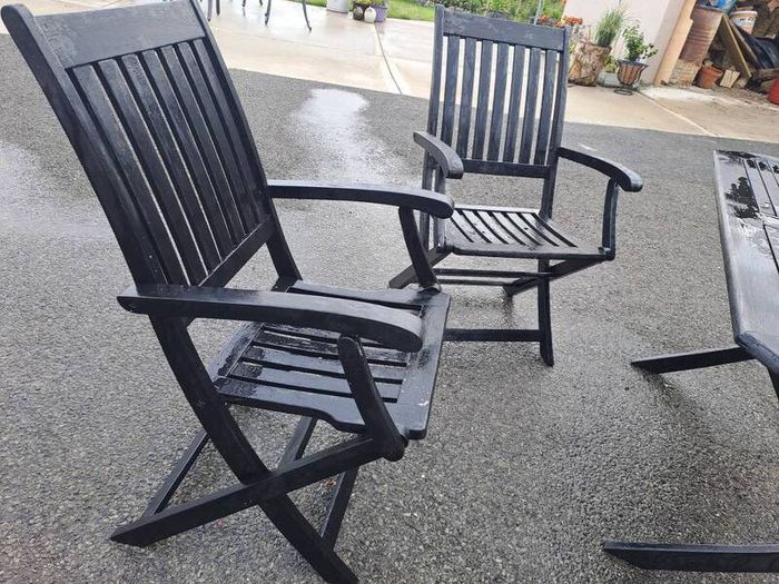 garden table and 2 chairs