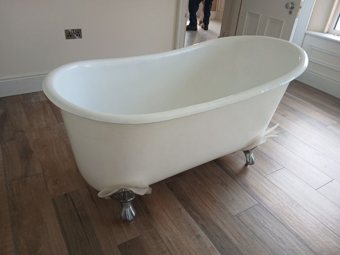 Cast iron bath. New