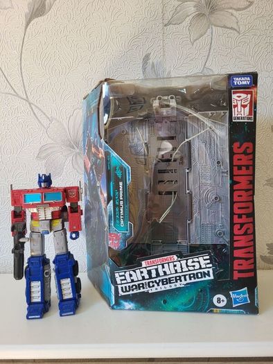Transformers Earthrise Optimus Prime
