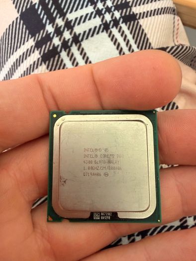 Bundle of 20 Vintage Intel CPUs  Core 2 Duo Core 2 Quad Xeon Socket 775 771