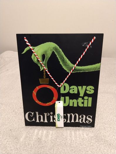 Dr Seuss, The Grinch Christmas Countdown Chalkboard & Chalk