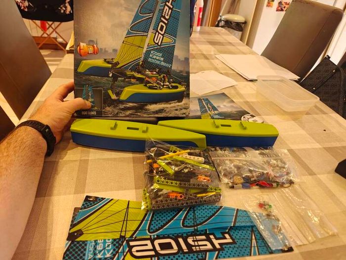 lego technic Catamaran