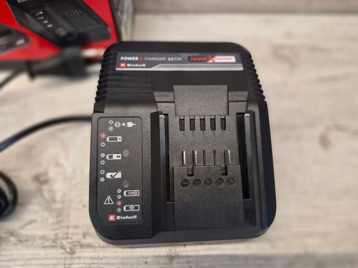 Einhell 18V 2.5Ah Li-Ion Power X-Change Battery and Charger