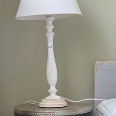 2x white table lamps