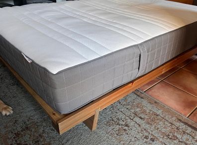 small double mattress with bed base