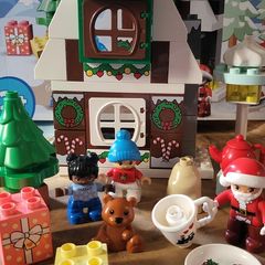 Duplo Santa Gingerbread House