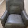Swivel Chair Image 2