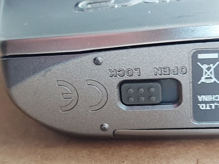 Casio Exilim Digital Camera, Model EX-Z2000, plus Battery charger, No Battery or Memory card, 14.1 Megapixels, in excellent cosmetic condition