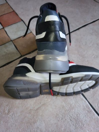 Poco trainers