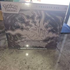Pokemon Mega Evolution Pitch Black Elite Trainer Box